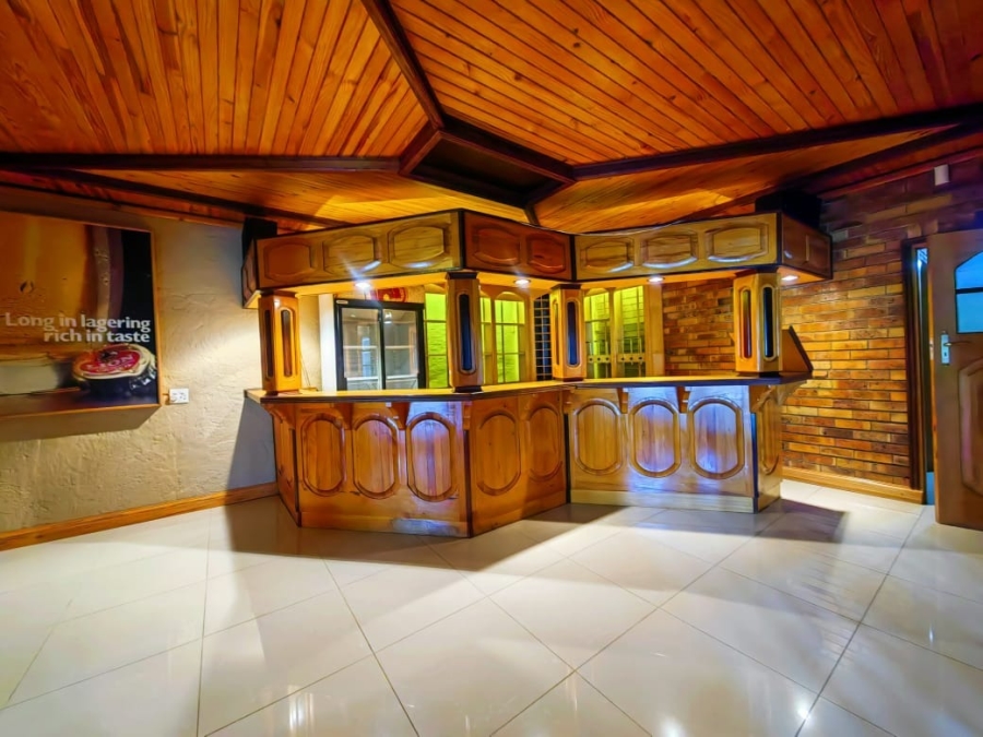 5 Bedroom Property for Sale in Grimbeeck Park North West